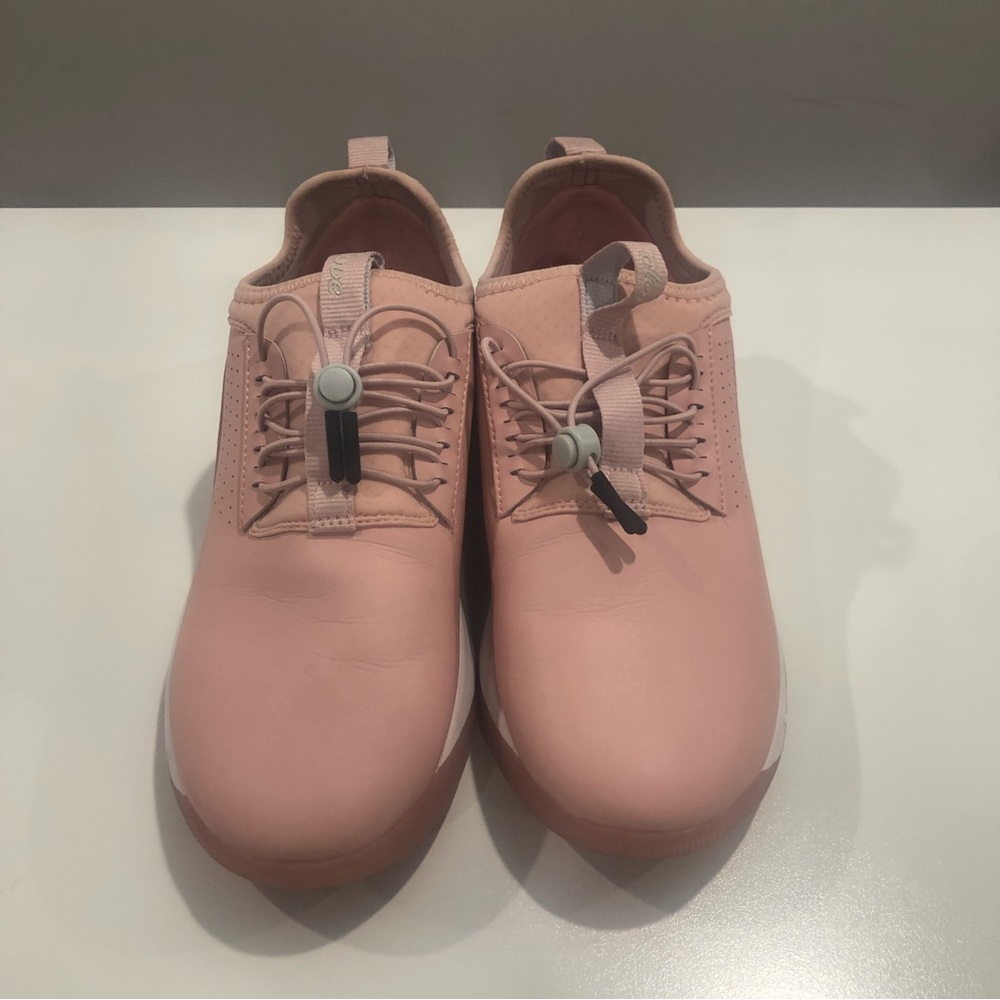 Clove Sneakers